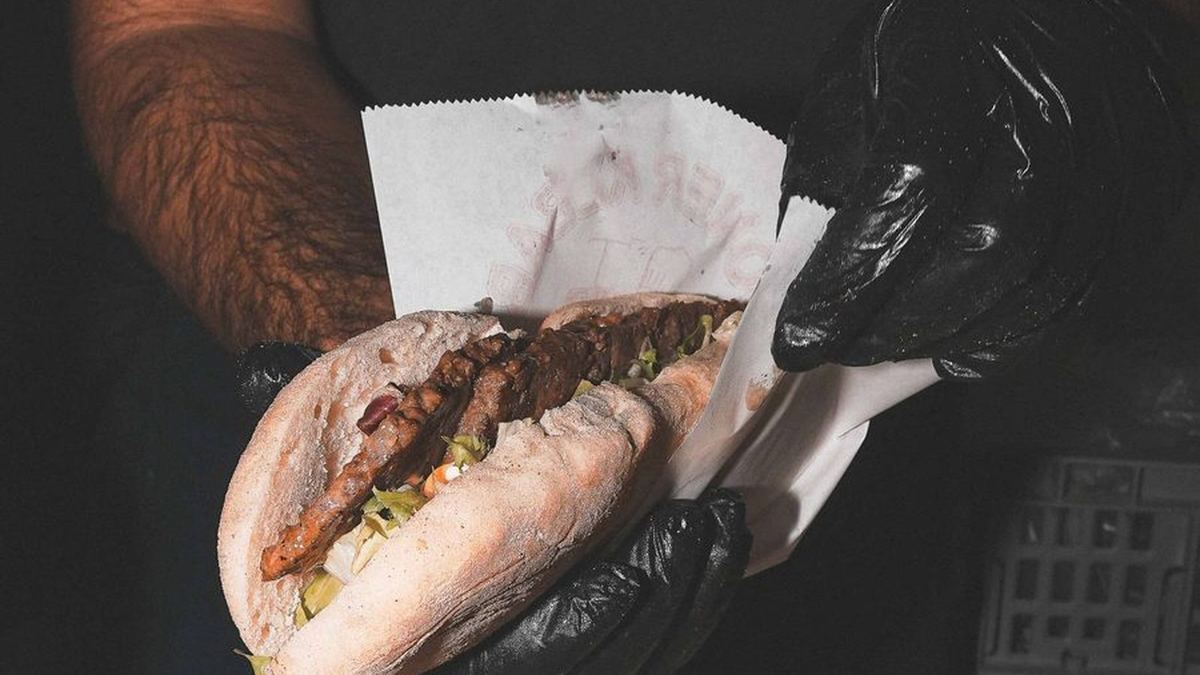 Sandwich servi par le food truck NEXT STOP lors d'un mariage